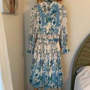 Long Sleeved Midi Vici Dress. Blue & White. Size M
